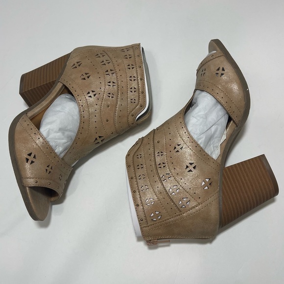 Sugar Peep Toe Block Heel Shoe - Picture 3 of 16